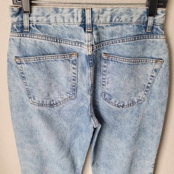 NWT Asos Design 90's Mid Waist Straight Leg Jeans, Size 28x32, Color Mid Blue - Picture 6 of 9